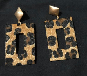 Leopard printed earrings